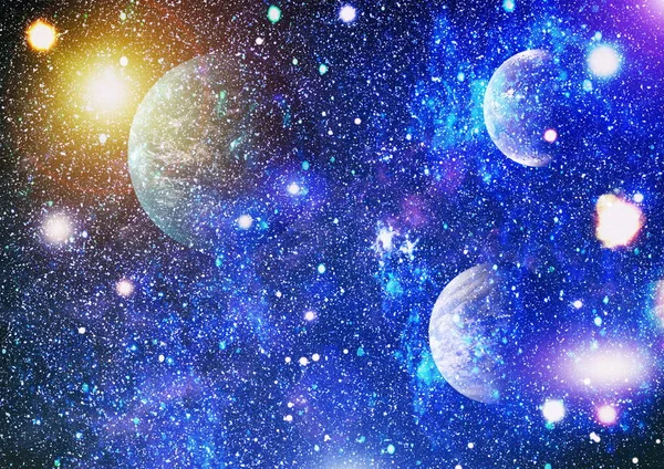 Uzaydaki gezegenler, yıldızlar ve galaksiler uzay keşiflerinin güzelliğini gösteriyor. NASA tarafından döşenmiş elementler