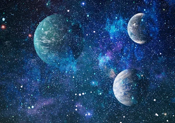 Uzaydaki gezegenler, yıldızlar ve galaksiler uzay keşiflerinin güzelliğini gösteriyor. NASA tarafından döşenmiş elementler