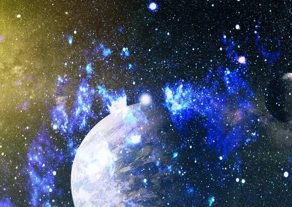 Uzaydaki gezegenler, yıldızlar ve galaksiler uzay keşiflerinin güzelliğini gösteriyor. NASA tarafından döşenmiş elementler