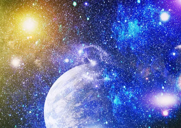 Uzaydaki gezegenler, yıldızlar ve galaksiler uzay keşiflerinin güzelliğini gösteriyor. NASA tarafından döşenmiş elementler