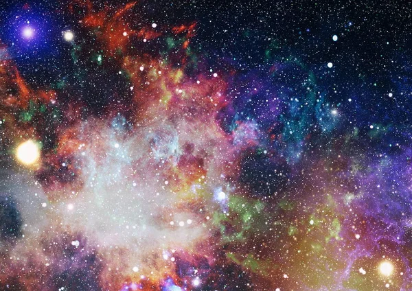 Uzaydaki gezegenler, yıldızlar ve galaksiler uzay keşiflerinin güzelliğini gösteriyor. NASA tarafından döşenmiş elementler