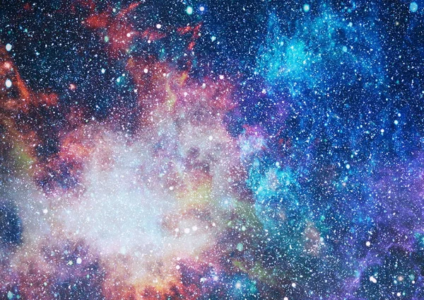 Uzaydaki gezegenler, yıldızlar ve galaksiler uzay keşiflerinin güzelliğini gösteriyor. NASA tarafından döşenmiş elementler