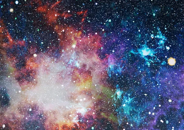 Uzaydaki gezegenler, yıldızlar ve galaksiler uzay keşiflerinin güzelliğini gösteriyor. NASA tarafından döşenmiş elementler