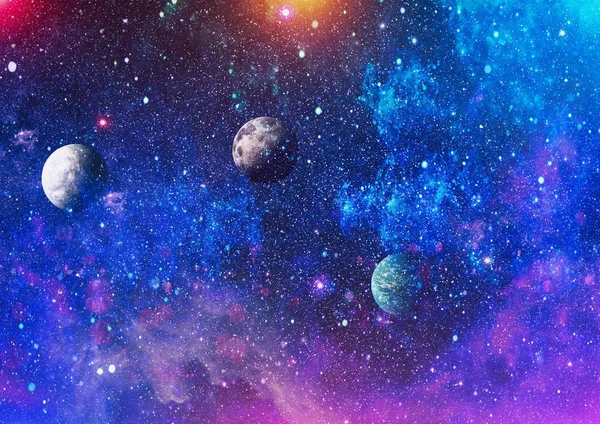 Uzaydaki gezegenler, yıldızlar ve galaksiler uzay keşiflerinin güzelliğini gösteriyor. NASA tarafından döşenmiş elementler