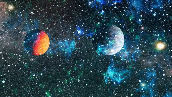 Derin uzay sanatı. Galaksiler, bulutsular ve evrendeki yıldızlar. Bu görüntünün elementleri NASA tarafından desteklenmektedir