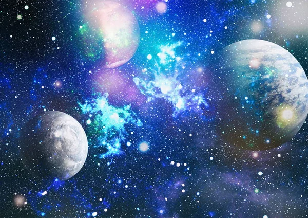 Derin uzay sanatı. Galaksiler, bulutsular ve evrendeki yıldızlar. Bu görüntünün elementleri NASA tarafından desteklenmektedir