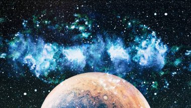 Nebula ve galaksiler uzayda. Bu görüntünün elementleri NASA tarafından desteklenmektedir.