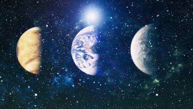 Uzaydaki gezegenler, yıldızlar ve galaksiler uzay keşiflerinin güzelliğini gösteriyor. NASA tarafından döşenmiş elementler