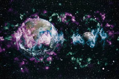 Dünya ve ay siyah bir zemin üzerine uzaydan. NASA tarafından döşenmiş öğeler dahil olmak üzere son derece ayrıntılı görüntü.