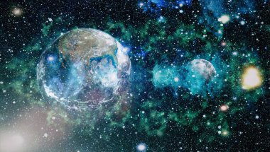 Dünya ve ay siyah bir zemin üzerine uzaydan. NASA tarafından döşenmiş öğeler dahil olmak üzere son derece ayrıntılı görüntü.