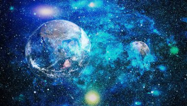 Dünya ve ay siyah bir zemin üzerine uzaydan. NASA tarafından döşenmiş öğeler dahil olmak üzere son derece ayrıntılı görüntü.