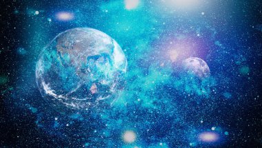 Dünya ve ay siyah bir zemin üzerine uzaydan. NASA tarafından döşenmiş öğeler dahil olmak üzere son derece ayrıntılı görüntü.