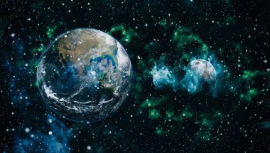 Dünya ve ay siyah bir zemin üzerine uzaydan. NASA tarafından döşenmiş öğeler dahil olmak üzere son derece ayrıntılı görüntü.