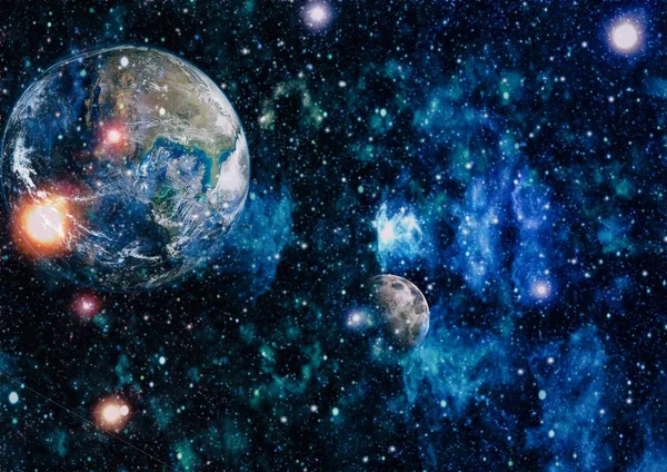 Dünya ve ay siyah bir zemin üzerine uzaydan. NASA tarafından döşenmiş öğeler dahil olmak üzere son derece ayrıntılı görüntü.