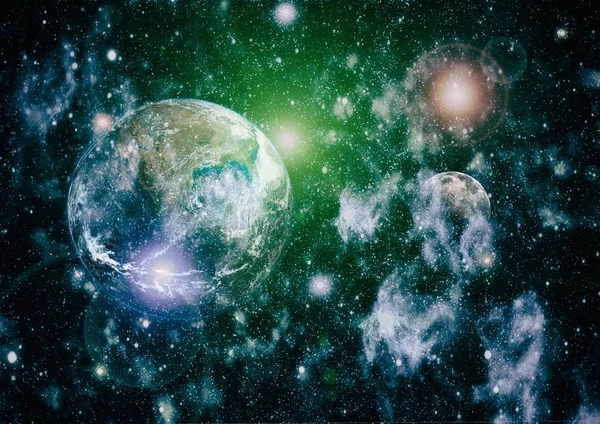 Dünya ve ay siyah bir zemin üzerine uzaydan. NASA tarafından döşenmiş öğeler dahil olmak üzere son derece ayrıntılı görüntü.