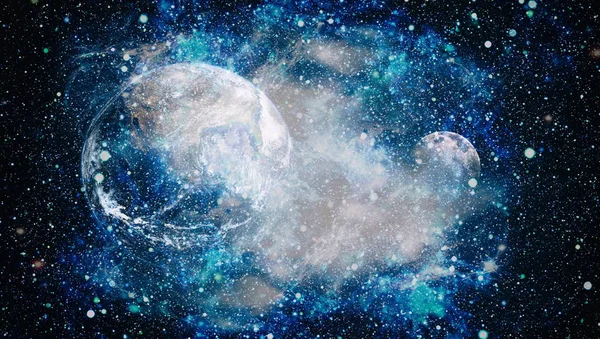 Dünya ve ay siyah bir zemin üzerine uzaydan. NASA tarafından döşenmiş öğeler dahil olmak üzere son derece ayrıntılı görüntü.