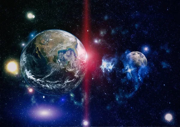 Dünya ve ay siyah bir zemin üzerine uzaydan. NASA tarafından döşenmiş öğeler dahil olmak üzere son derece ayrıntılı görüntü.