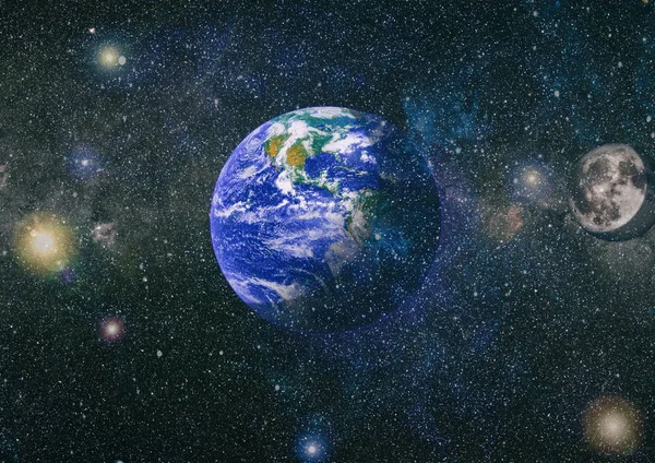 Dünya ve ay siyah bir zemin üzerine uzaydan. NASA tarafından döşenmiş öğeler dahil olmak üzere son derece ayrıntılı görüntü.