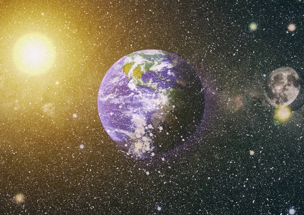 Dünya ve ay uzaydan görüntüleyin. NASA tarafından döşenmiş öğeler dahil olmak üzere son derece ayrıntılı görüntü.