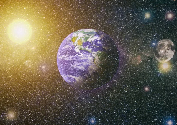 Dünya ve ay uzaydan görüntüleyin. NASA tarafından döşenmiş öğeler dahil olmak üzere son derece ayrıntılı görüntü.