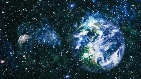 Dünya ve ay uzaydan görüntüleyin. NASA tarafından döşenmiş öğeler dahil olmak üzere son derece ayrıntılı görüntü.