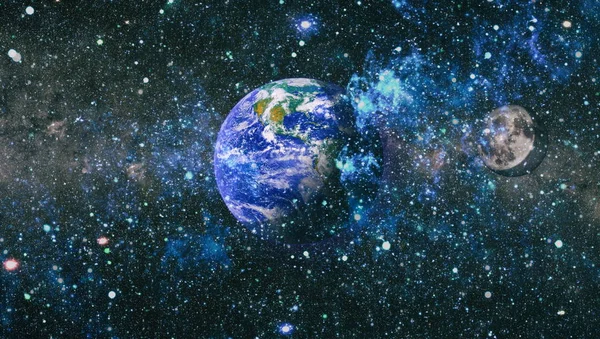 Dünya ve ay uzaydan görüntüleyin. NASA tarafından döşenmiş öğeler dahil olmak üzere son derece ayrıntılı görüntü.