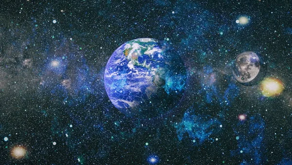 Dünya ve ay uzaydan görüntüleyin. NASA tarafından döşenmiş öğeler dahil olmak üzere son derece ayrıntılı görüntü.