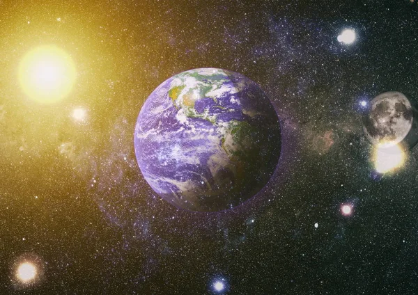 Dünya ve ay uzaydan görüntüleyin. NASA tarafından döşenmiş öğeler dahil olmak üzere son derece ayrıntılı görüntü.