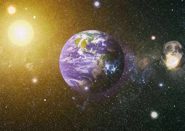 Dünya ve ay uzaydan görüntüleyin. NASA tarafından döşenmiş öğeler dahil olmak üzere son derece ayrıntılı görüntü.