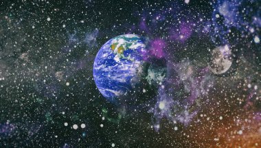 Dünya ve ay tutulması, Nasa tarafından döşenmiş öğeler dahil olmak üzere son derece ayrıntılı görüntü.