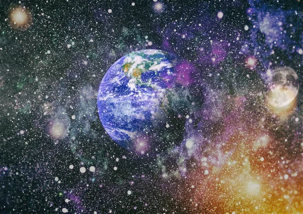 Dünya ve ay tutulması, Nasa tarafından döşenmiş öğeler dahil olmak üzere son derece ayrıntılı görüntü.