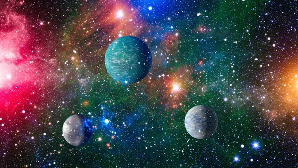 Uzaydaki gezegenler, yıldızlar ve galaksiler uzay keşiflerinin güzelliğini gösteriyor. NASA tarafından döşenmiş elementler