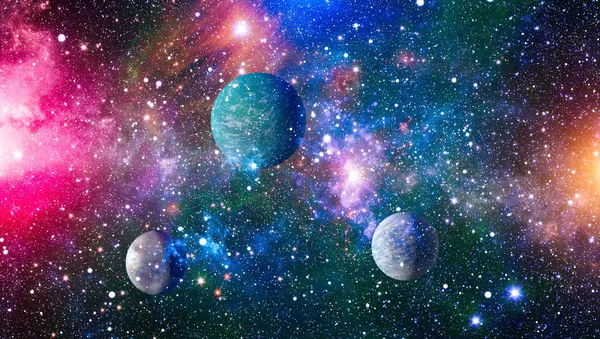 birçok ışık yılı uzakta dünya derin uzayda yıldız alanı. Bu görüntü nasa tarafından döşenmiş unsurları