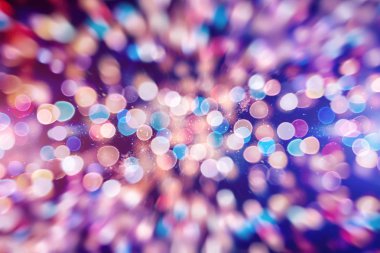 Doğal bokeh ve parlak altın ışıklarla şenlikli arka plan.