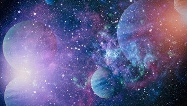 Gezegen ve galaksinin yıldızları serbest uzayda. Bu görüntünün elementleri NASA tarafından desteklenmektedir .