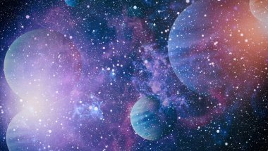 Gezegen ve galaksinin yıldızları serbest uzayda. Bu görüntünün elementleri NASA tarafından desteklenmektedir .