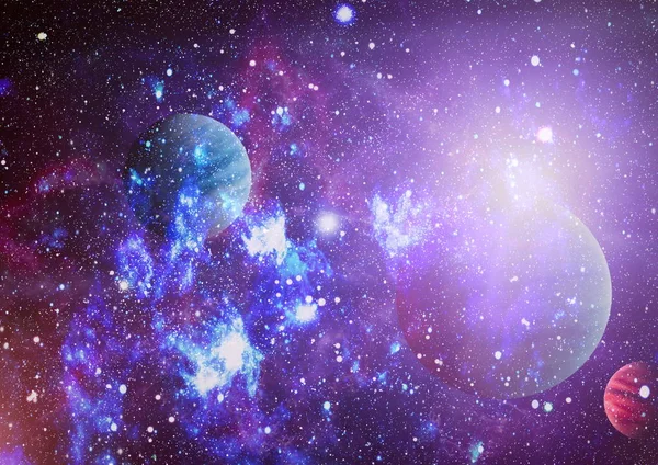 Nebula ve galaksiler uzayda. Bu görüntünün elementleri NASA tarafından desteklenmektedir.