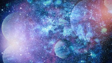 Uzayda ateşli bir patlama. Evrenin soyut çizimi. Bu görüntünün elementleri NASA tarafından desteklenmektedir