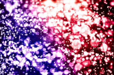 Noel arka plan. İnce uçan kar pul ve yıldız koyu mavi gece arka plan üzerinde. Çok güzel kış gümüş kar tanesi yerleşim şablonu.