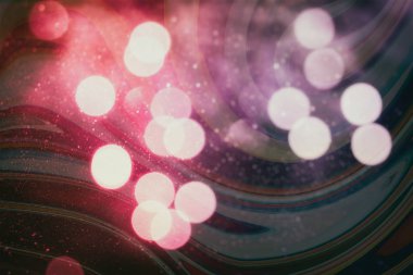 Soyut bulanık ve gümüş pırıltılı Parlatıcı ampuller ışık arka plan: bulanıklık Noel duvar kağıdı dekorasyon concept.holiday festival zemin: ışıltı daire kutlamaları ekran yaktı.