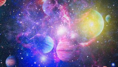 Uzaydaki gezegenler, yıldızlar ve galaksiler uzay keşiflerinin güzelliğini gösteriyor. NASA tarafından döşenmiş elementler