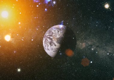 Patlama süpernovası. Parlak Yıldız Nebulası. Uzak galaksi. Soyut görüntü. Bu görüntünün elementleri NASA tarafından desteklenmektedir.