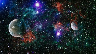 Gezegen ve galaksinin yıldızları serbest uzayda. Bu görüntünün elementleri NASA tarafından desteklenmektedir .