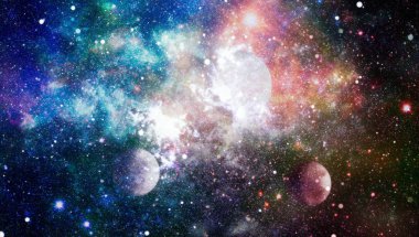 Parlak arkaplanda kozmik sis bulutları. Bu görüntünün elementleri NASA tarafından desteklenmektedir