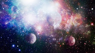 Derin uzay sanatı. Galaksiler, bulutsular ve evrendeki yıldızlar. Bu görüntünün elementleri NASA tarafından desteklenmektedir