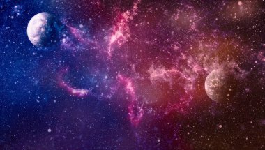 Gezegen ve galaksinin yıldızları serbest uzayda. Bu görüntünün elementleri NASA tarafından desteklenmektedir .