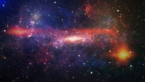 Bulutsusu ve evrendeki yıldızların açık yıldız kümesi. Güzel bulutsu, yıldızlar ve galaksiler. Nasa tarafından döşenmiş bu görüntü unsurları.