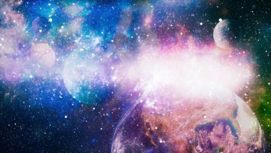 Derin uzay sanatı. Galaksiler, bulutsular ve evrendeki yıldızlar. Bu görüntünün elementleri NASA tarafından desteklenmektedir