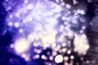 Renk Festivali 'nin arka planında doğal bokeh ve parlak altın ışıklarla sihirli arka plan. Klasik Sihirli arkaplan