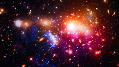 Uzaydaki gezegenler, yıldızlar ve galaksiler uzay keşiflerinin güzelliğini gösteriyor. NASA tarafından döşenmiş elementler